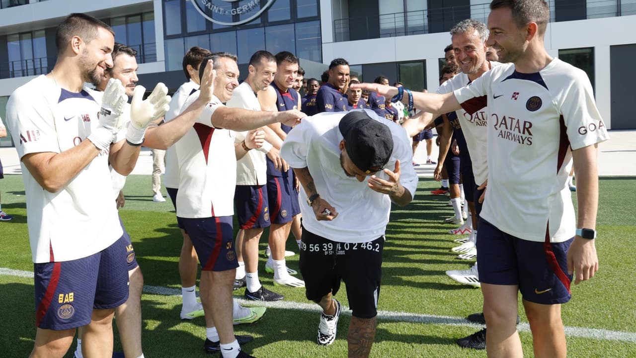 Se va Neymar entre coscorrones del PSG y el 10 no se lo queda Mbappé 