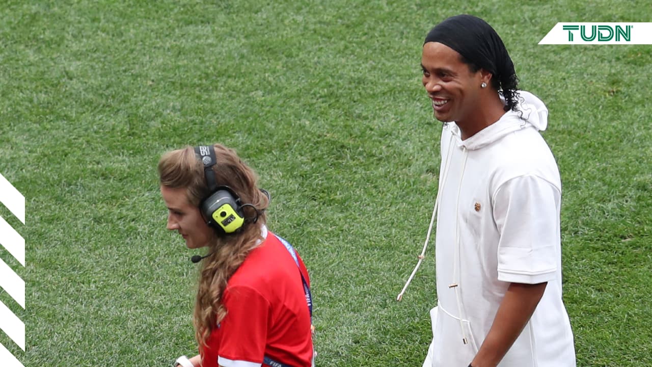 Ronaldinho pide varias exigencias para cumplir con eventos públicos.