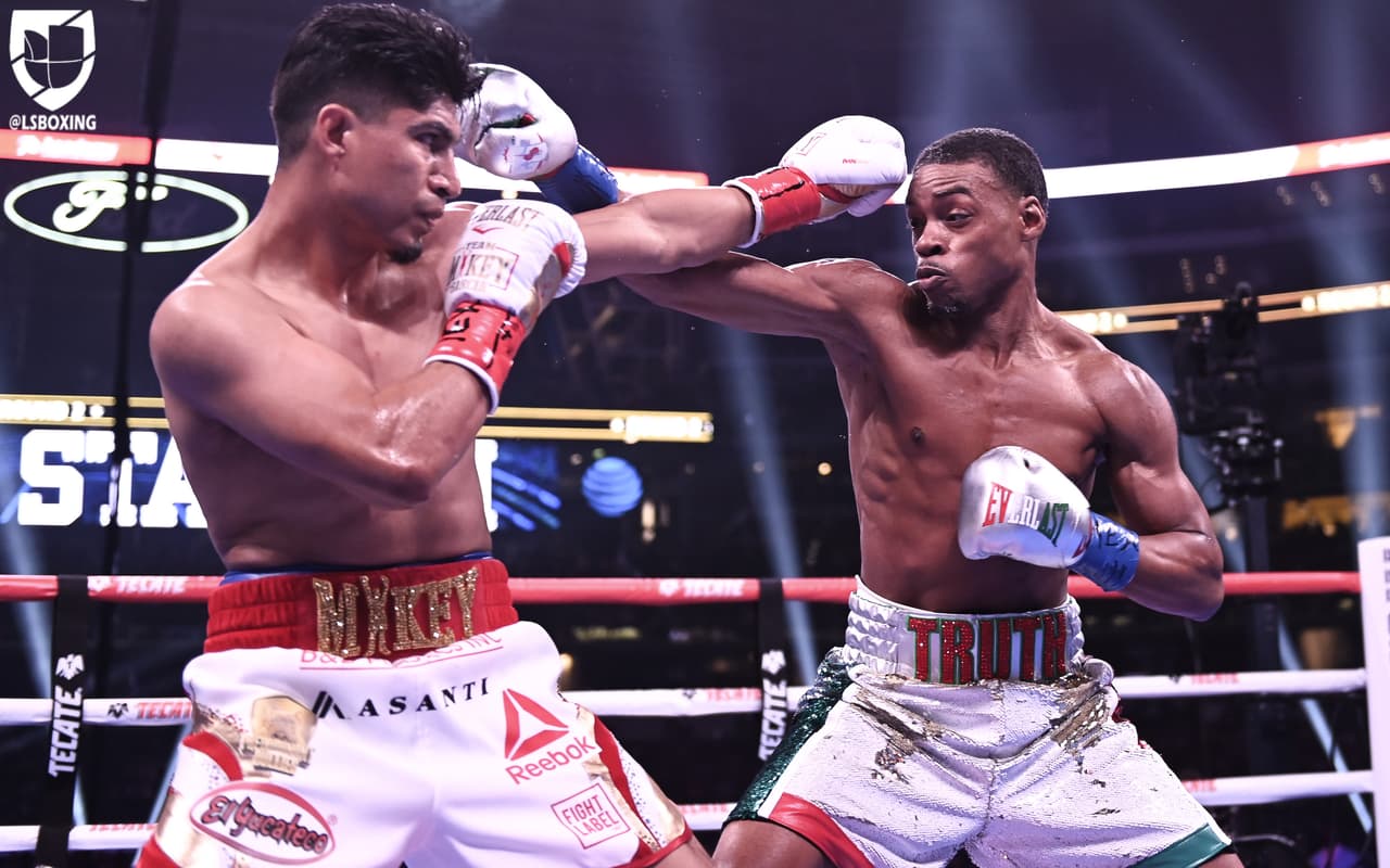 Noche en que Mikey García perdió el invicto ante un Errol Spence Jr muy superior. La desventaja de peso sí fue un factor en la pelea.