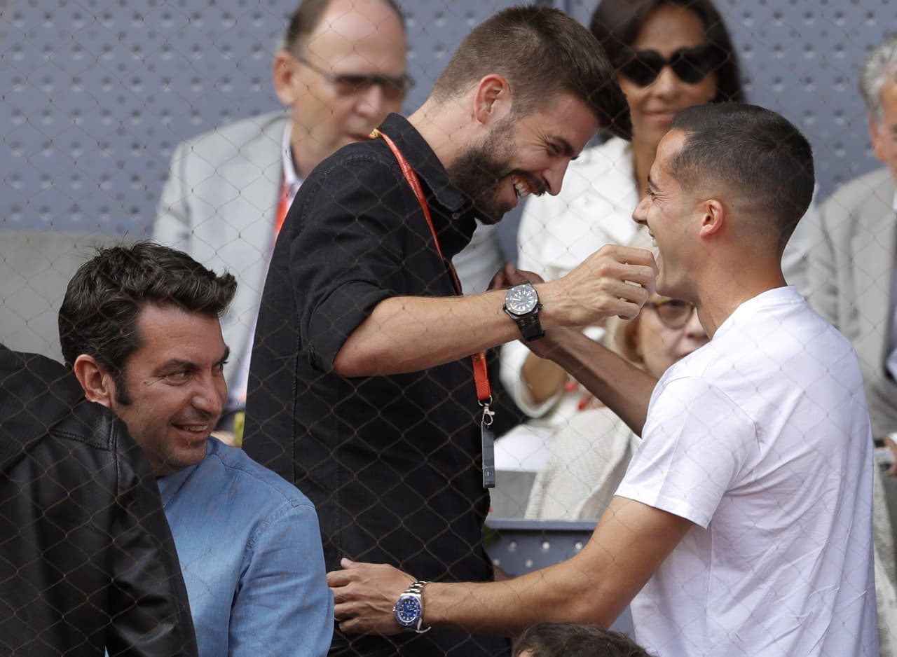 Este partido fue la oportunidad para un nuevo encuentro entre los jugadores de Barcelona y Real Madrid, luego del Clásico español.