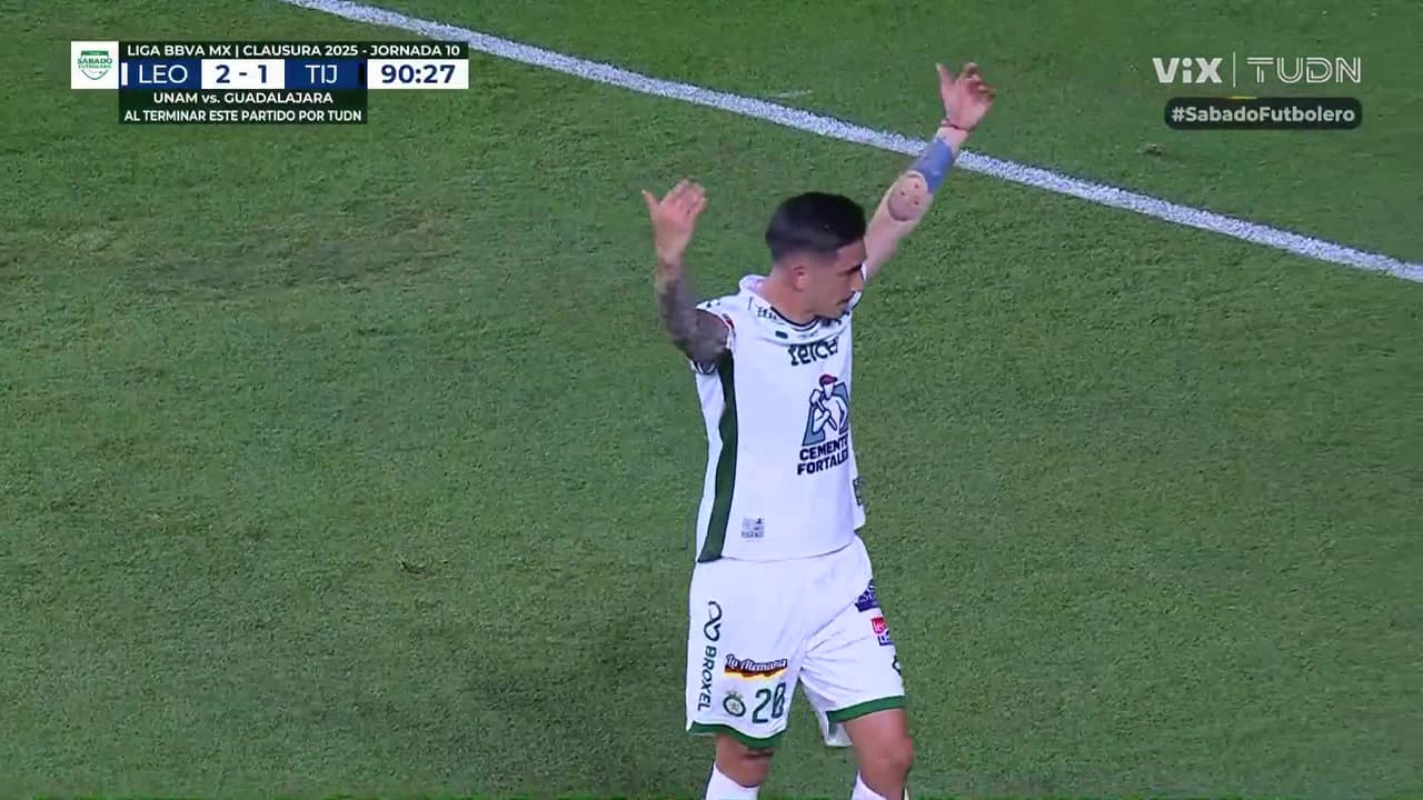 ¡Voltereta de León! Rodrigo Echeverría marca de cabeza