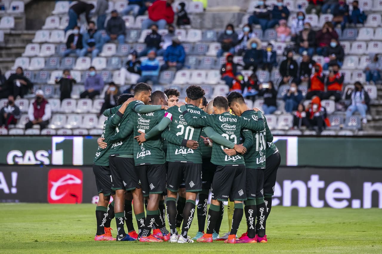 Pachuca y Santos se veían las caras en el Estadio Hidalgo en busca de afianzarse un poco más en zona de Liguilla.