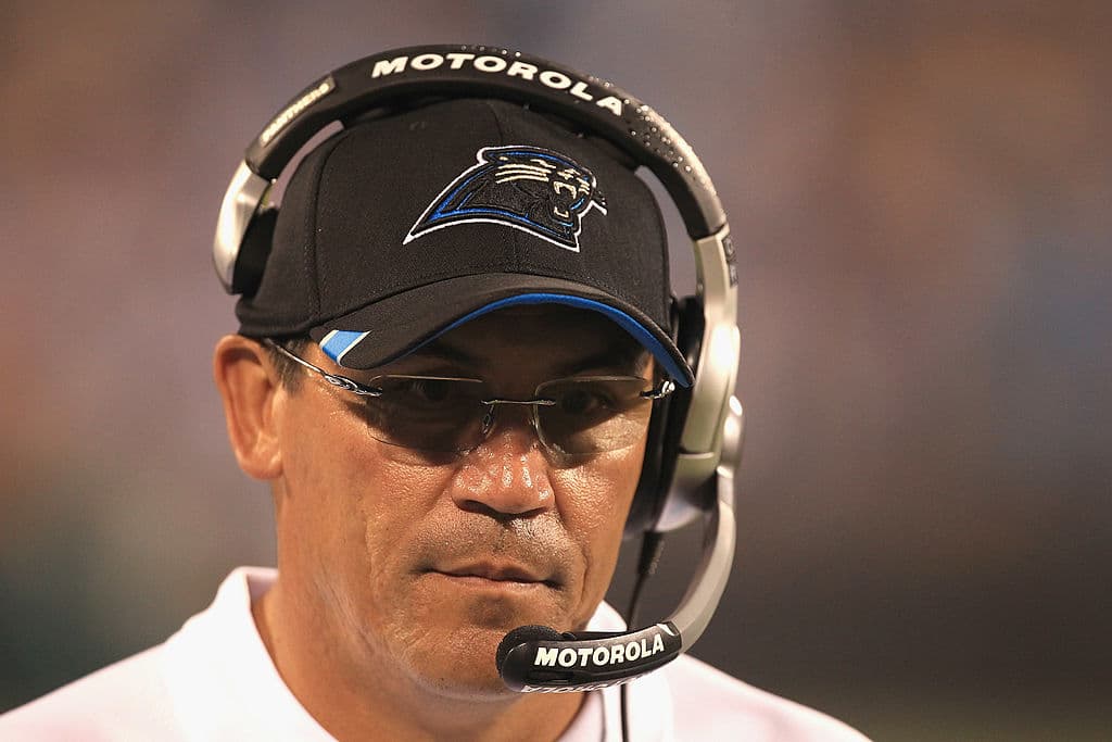 Tras nueve temporadas en la franquicia, Carolina Panthers le ha dicho adiós a su coach Ron Rivera.