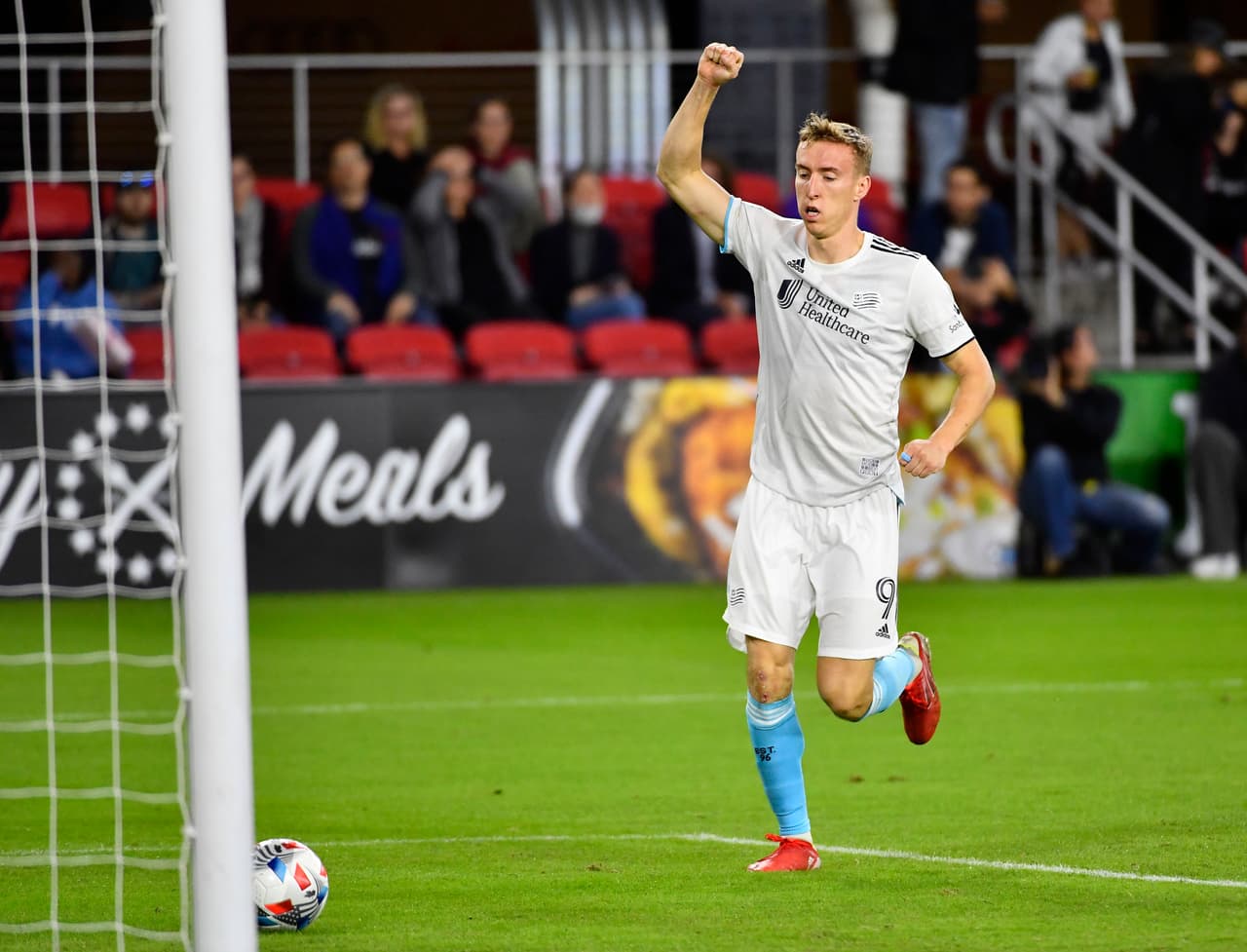 Delantero - Adam Buksa (New England Revolution)