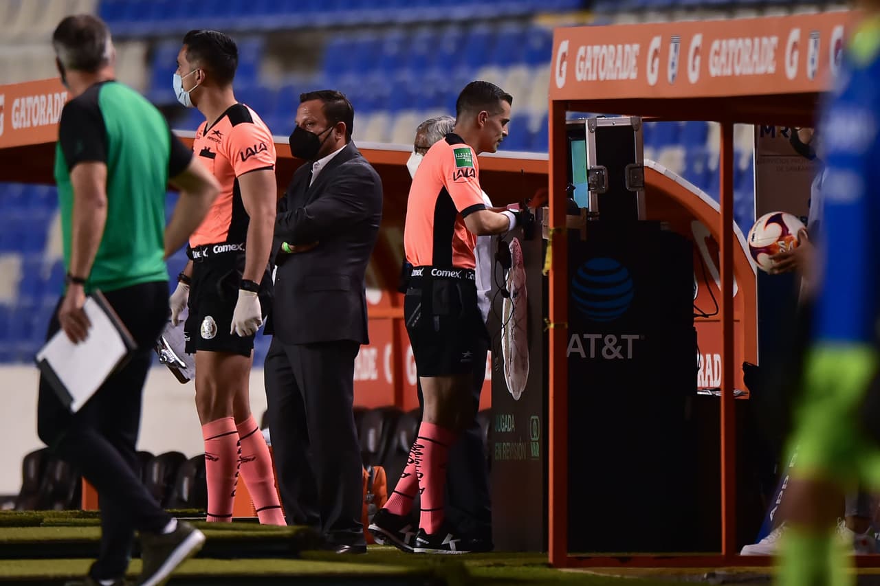 Querétaro consiguió un muy importante triunfo en sus aspiraciones de Liguilla, mientras que Santos sumó tres partidos sin ganar y comienza a perder posiciones en la tabla general del Guard1anes 2021.