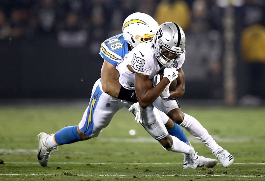 Los Ángeles Chargers 24-26 Oakland Raiders. Philip Rivers no pudo con la presión de Oakland, lo interceptaron tres veces.