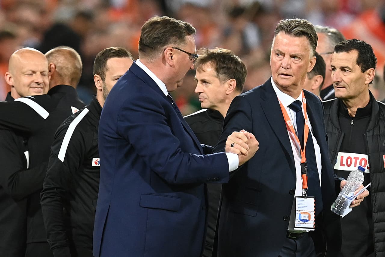 Polonia se puso en ventaja de dos goles gracias a los tantos de Cash y Zieliński, pero los Países Bajos reaccionaron con las anotaciones de Klaassen y Dumfries.