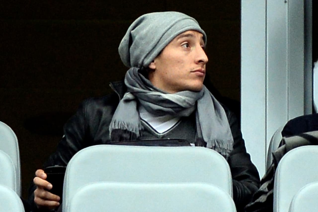 Aún así, en el club alemán vivió la ausencia más larga de las canchas por una lesión, tras lo 46 días por fuera por una fibra muscular rota, con lo que se perdió 10 partidos de abril a mayo de 2014.