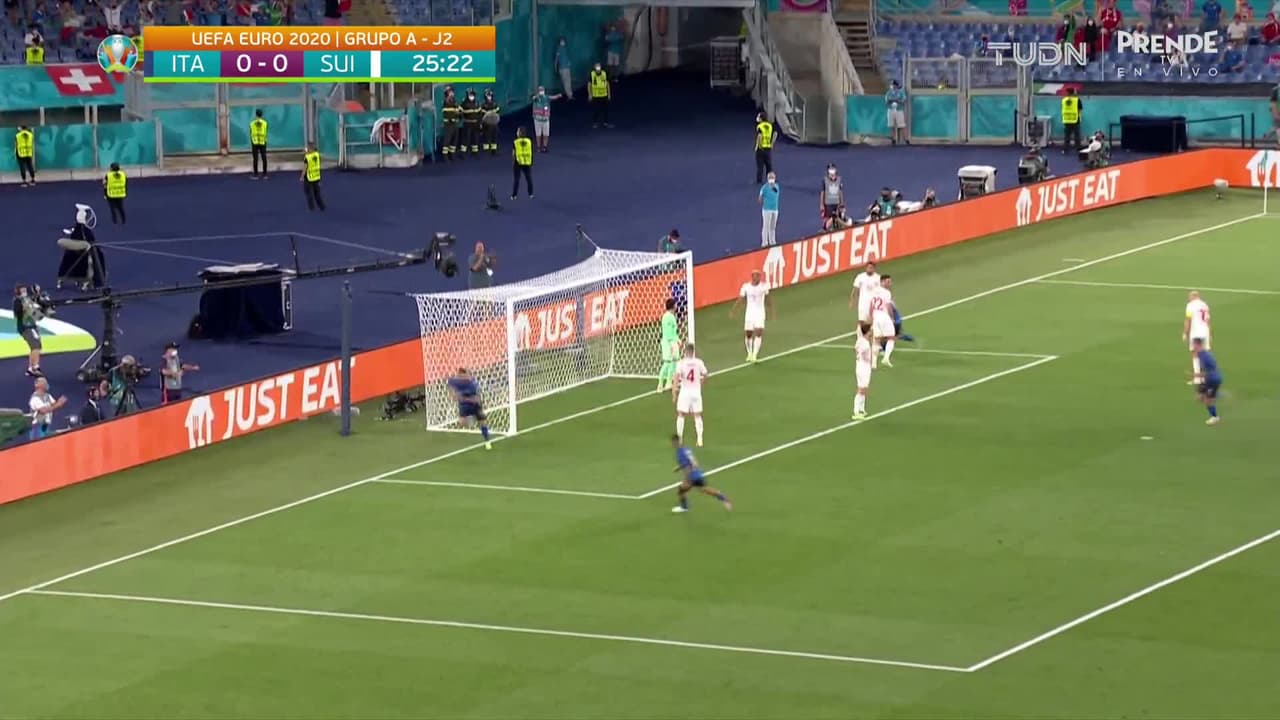 ¡GOL!  anota para Italia. Manuel Locatelli
