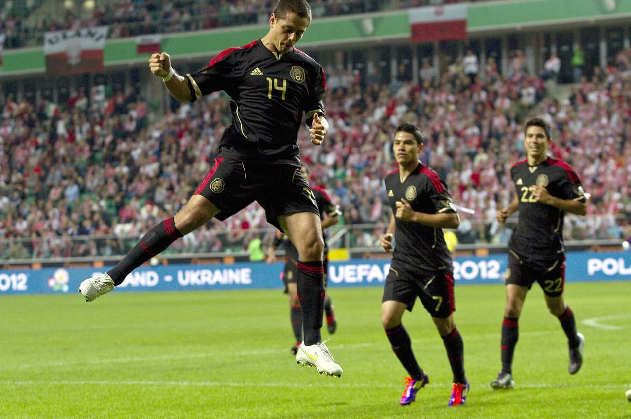 A Polonia le anotó en un amistoso el 9 de febrero de 2011, en un empate 1-1.