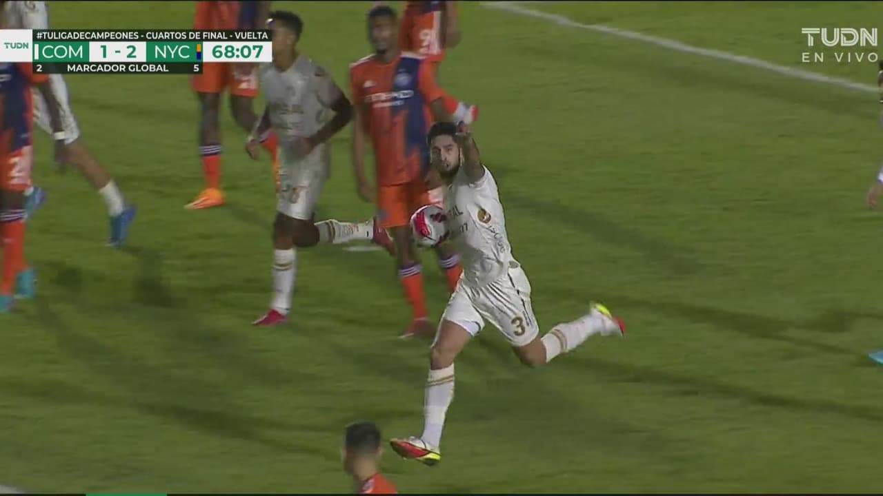 ¡Nadie le ayuda! Sean ataja un cabezazo y Samayoa empata 2-2 en el rebote