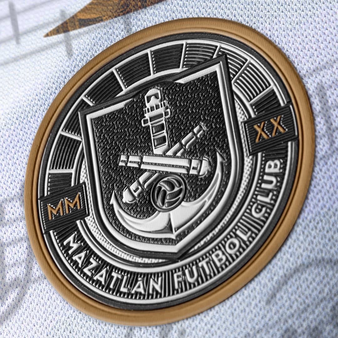 Mazatlán y El Recodo se lucen con nueva playera