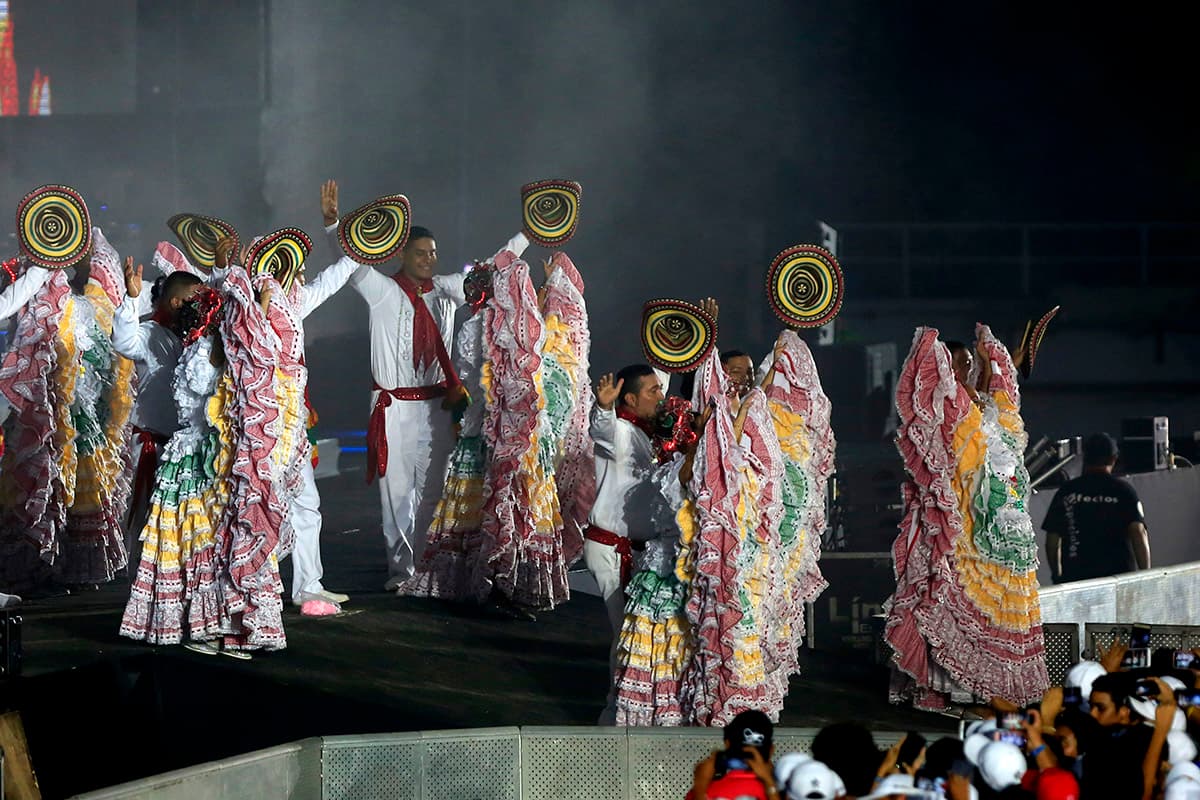 Durante la clausura también hubo una muestra de baile y colorido del Carnaval de Barranquilla.