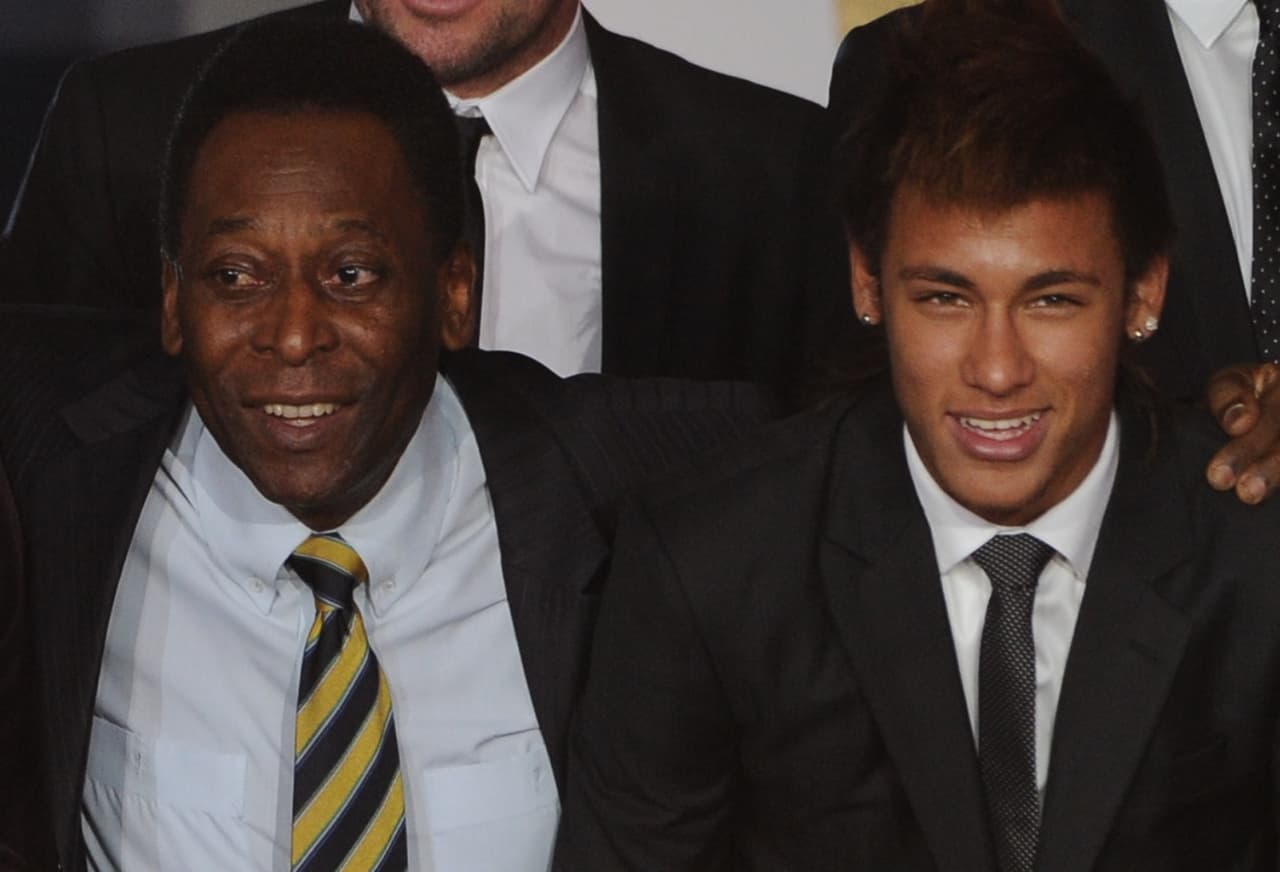 Pelé felicita a Neymar por su llegada al PSG