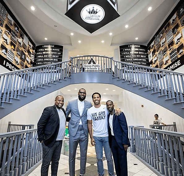 Y aunque LeBron ha estado muy ocupado con sucesos como la inauguración de la escuela I Promise en su natal Akron, Ohio.