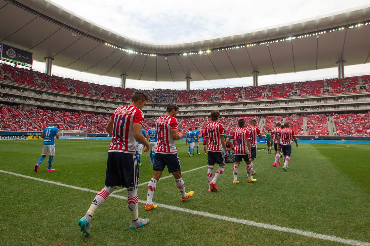Para el dueño de las Chivas era necesario fortalecer 'la marca' y el nombre del equipo y qué mejor forma de hacerlo que con un Estadio propio, sin embargo, a la afición parece no gustarle la casa de las Chivas pues ha registrado pocos llenos en su historia.