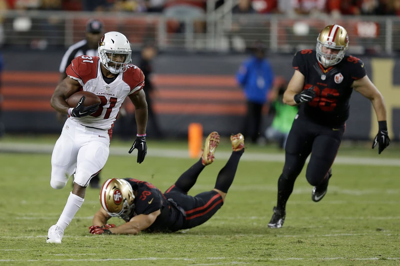 <b>David Johnson – RB, Arizona Cardinals </b>
<br>El corredor de Arizona es un auténtico motor del equipo de Bruce Arians y lo confirma semana a semana donde siempre suele mostrarse dominante en el emparrillado. En el juego de Jueves por la Noche arrolló a San Francisco corriendo para 157 yardas y dos touchdowns además de sumar 28 yardas más como receptor en el fácil triunfo sobre los 49ers.