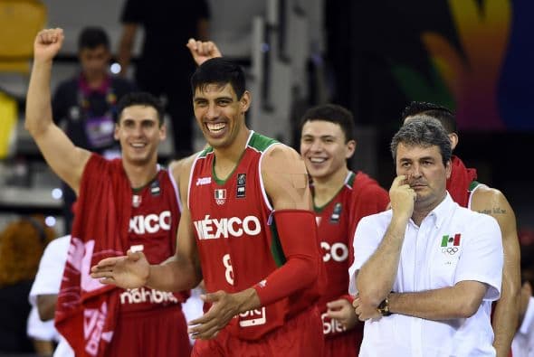 La escuadra mexicana logró su pase a la segunda ronda venciendo a Corea del Sur y Estados Unidos volvió a aplastar a su rival aunque con un susto.