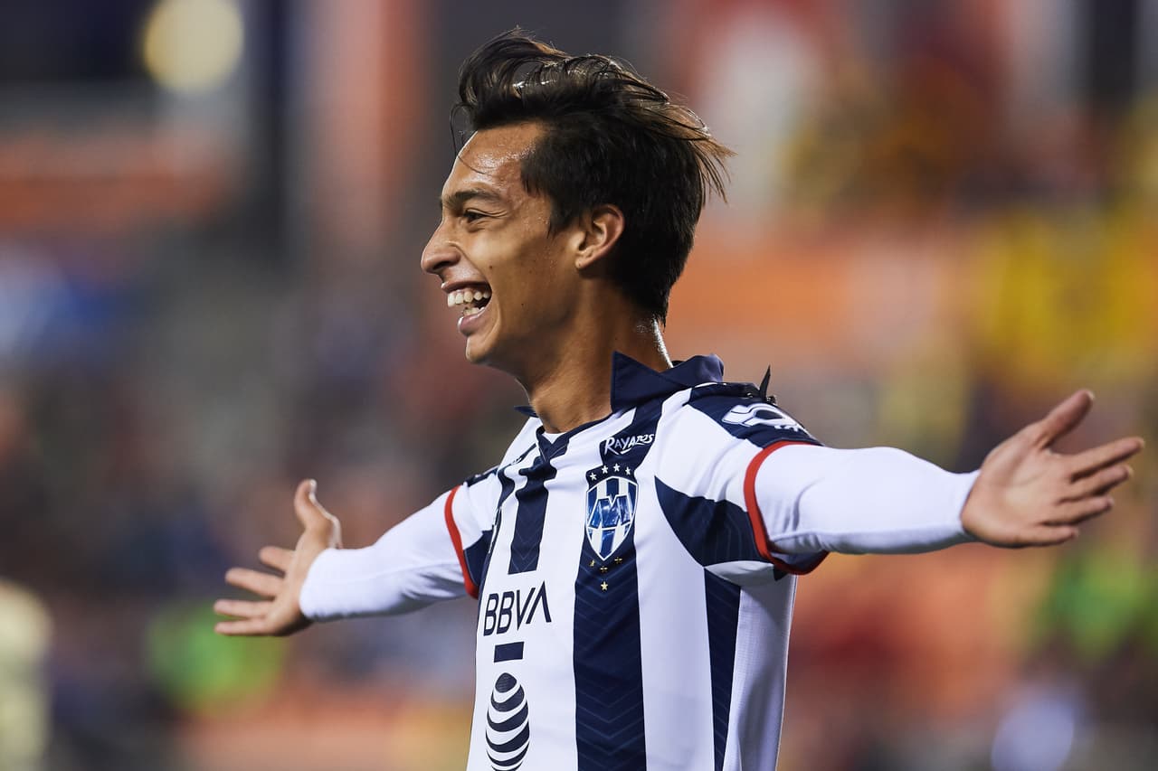 Salvador Cabañas recibió un reconocimiento durante el encuentro pero no fue noche redonda por la derrota de las Águilas ante Monterrey.