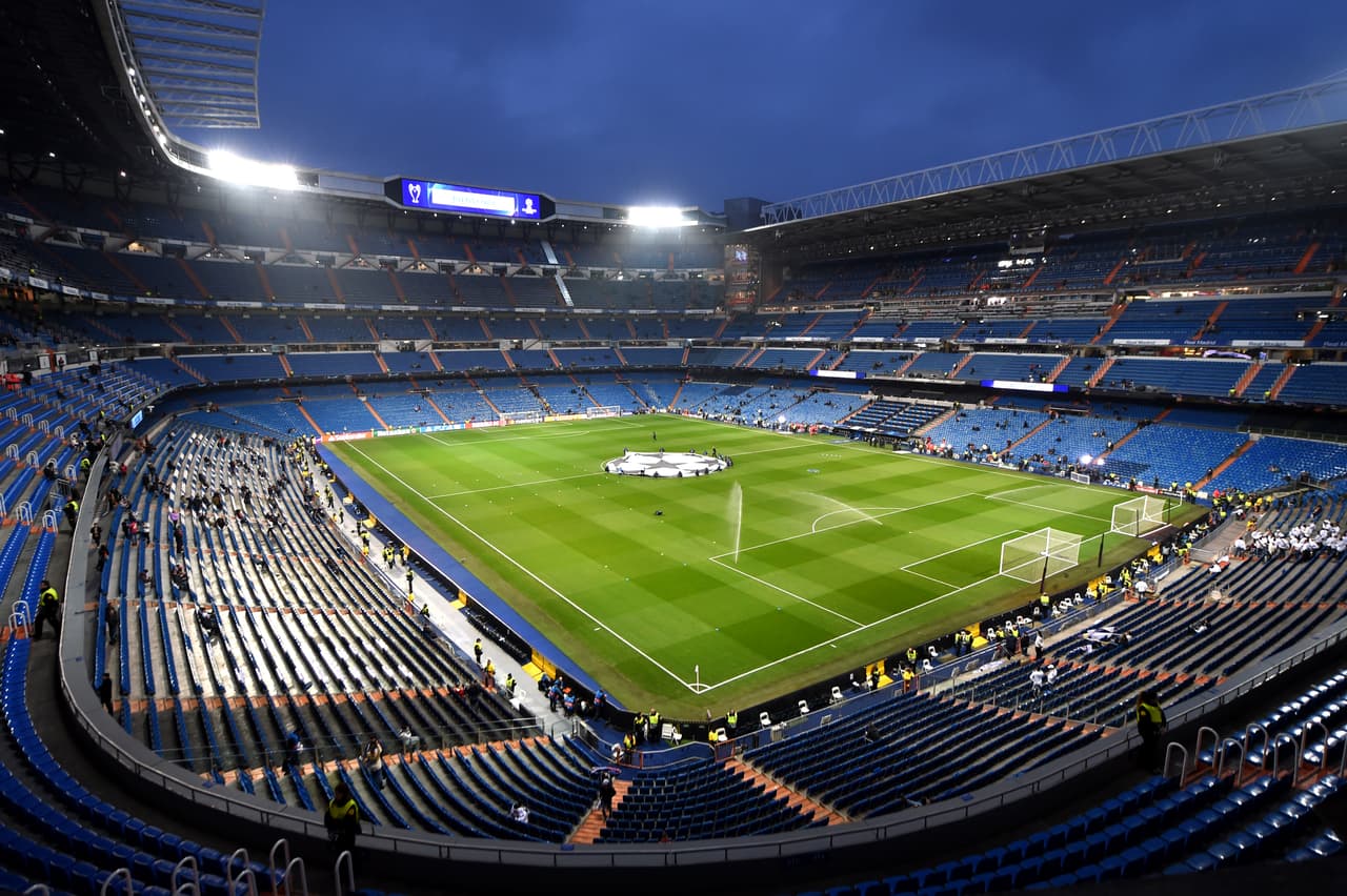 Así esperaba el Santiago Bernabéu la llegada de todos los fanáticos. Impecable.