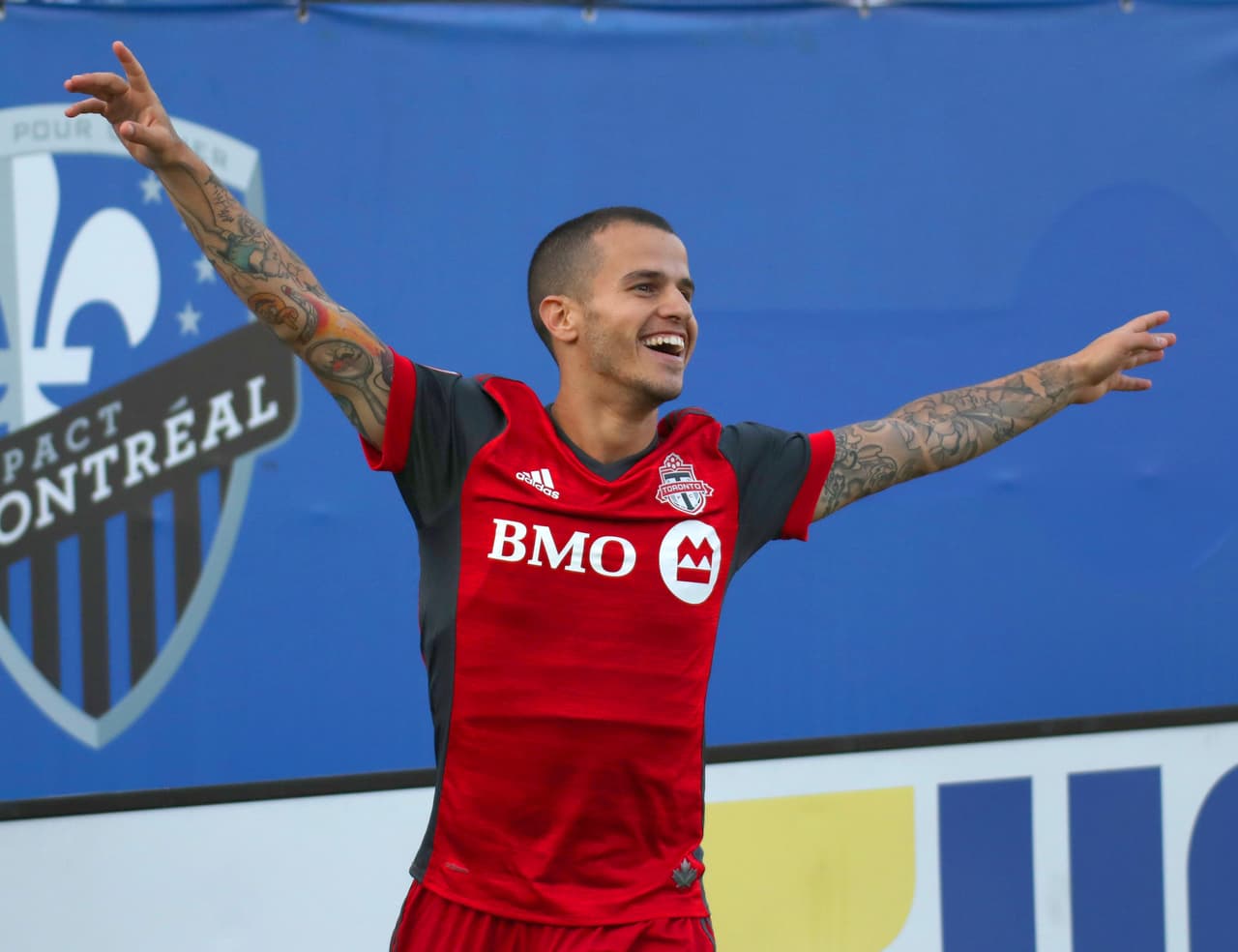 Dos goles de Sebastian Giovinco para la contundente victoria de Toronto FC frente a Montréal Impact. (USA Today Images)