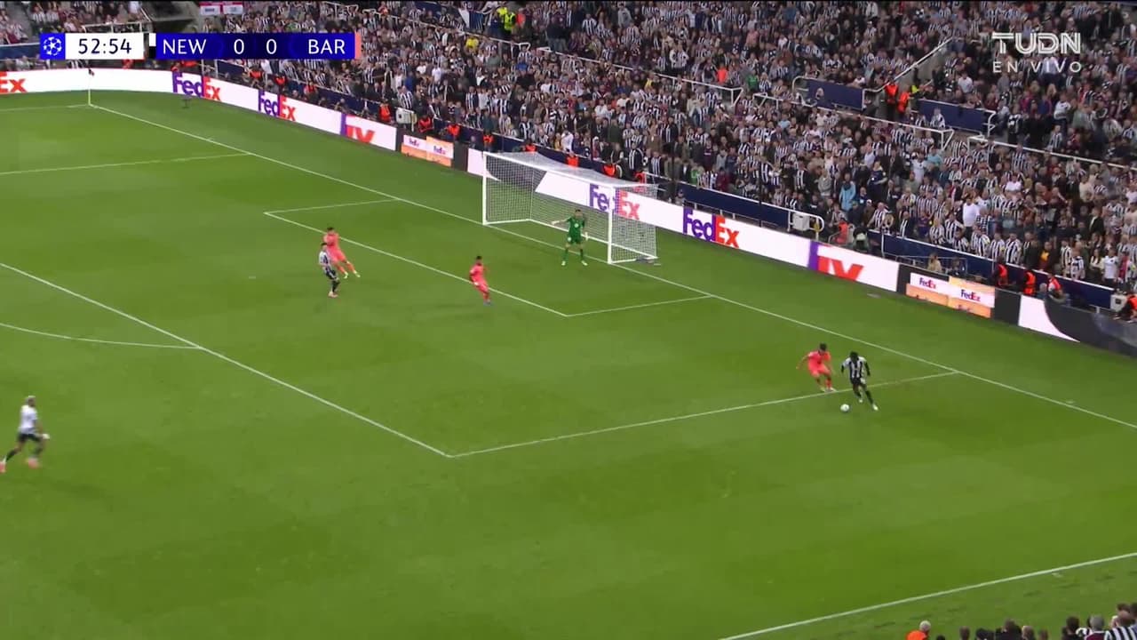 ¡TIRO ATAJADO! disparo por Sandro Tonali.