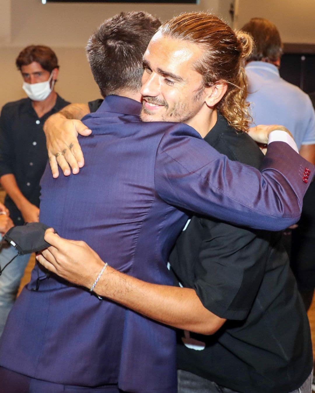 ADIÓS DE MESSI - Con todos sus 35 trofeos ganadores y entre lágrimas, Lionel Messi cerró una etapa de más de 20 años en el FC Barcelona, donde habló de su posible futuro con el PSG y sus mejores momentos en el club.