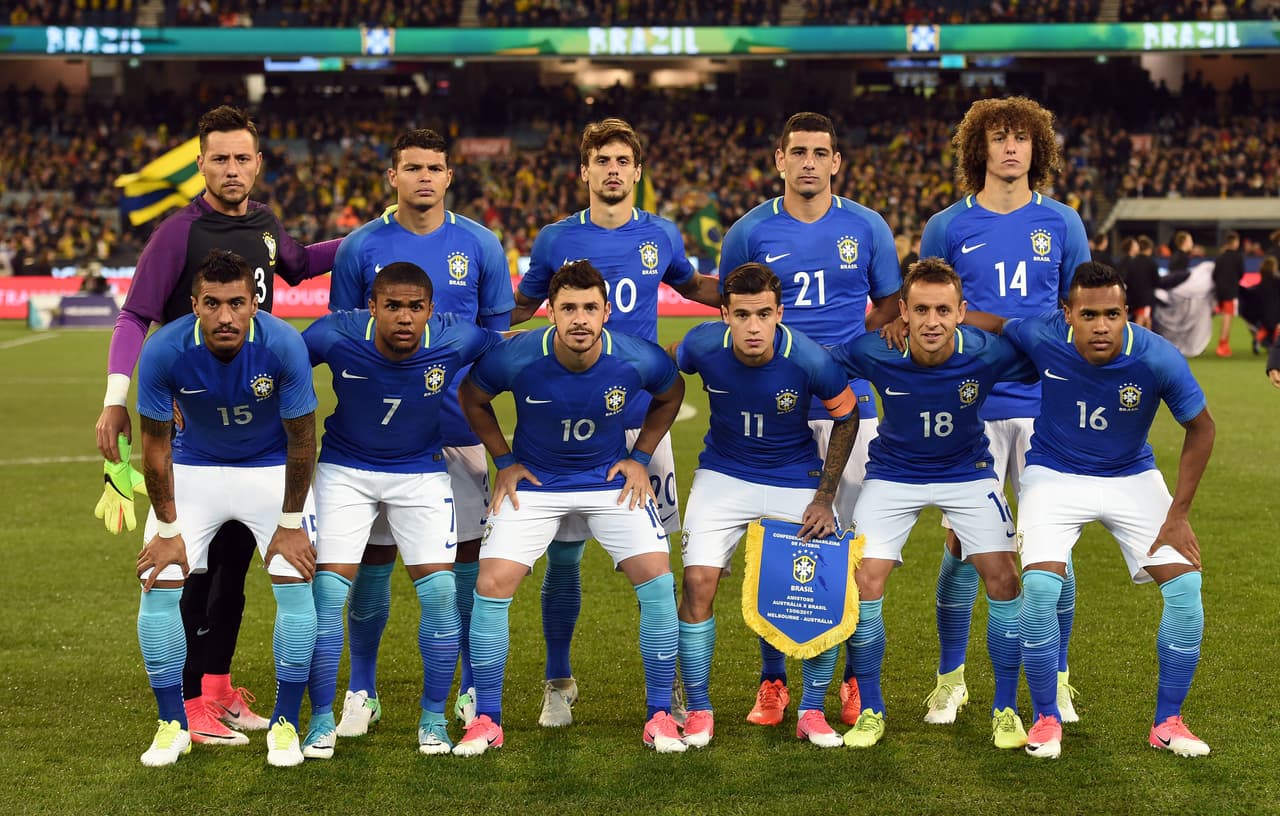 Y este el que utilizó Tite: Diego Alves; Rafinha, Thiago Silva, Caio, Alex Sandro; Luiz, Paulinho, Coutinho; Giuliano, Souza, Costa.