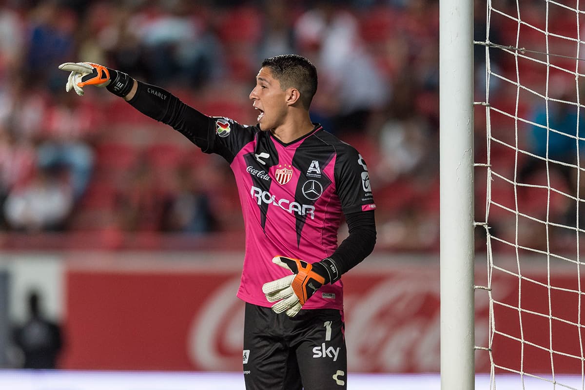 El arquero Hugo González fue uno de los hombres destacados del Necaxa durante el juego.