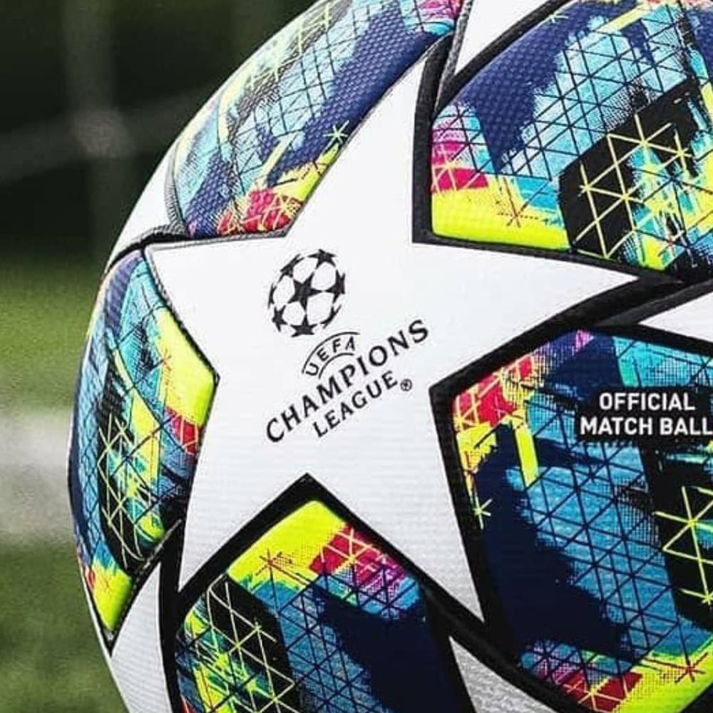 La nueva pelota con la que se jugará la UEFA Champions League será muy colorida, dejando atrás los parches azules de la anterior edición –a excepción de la final, que fueron rojos–. El camino a Estambul 2020 tendrá un balón de primera calidad.