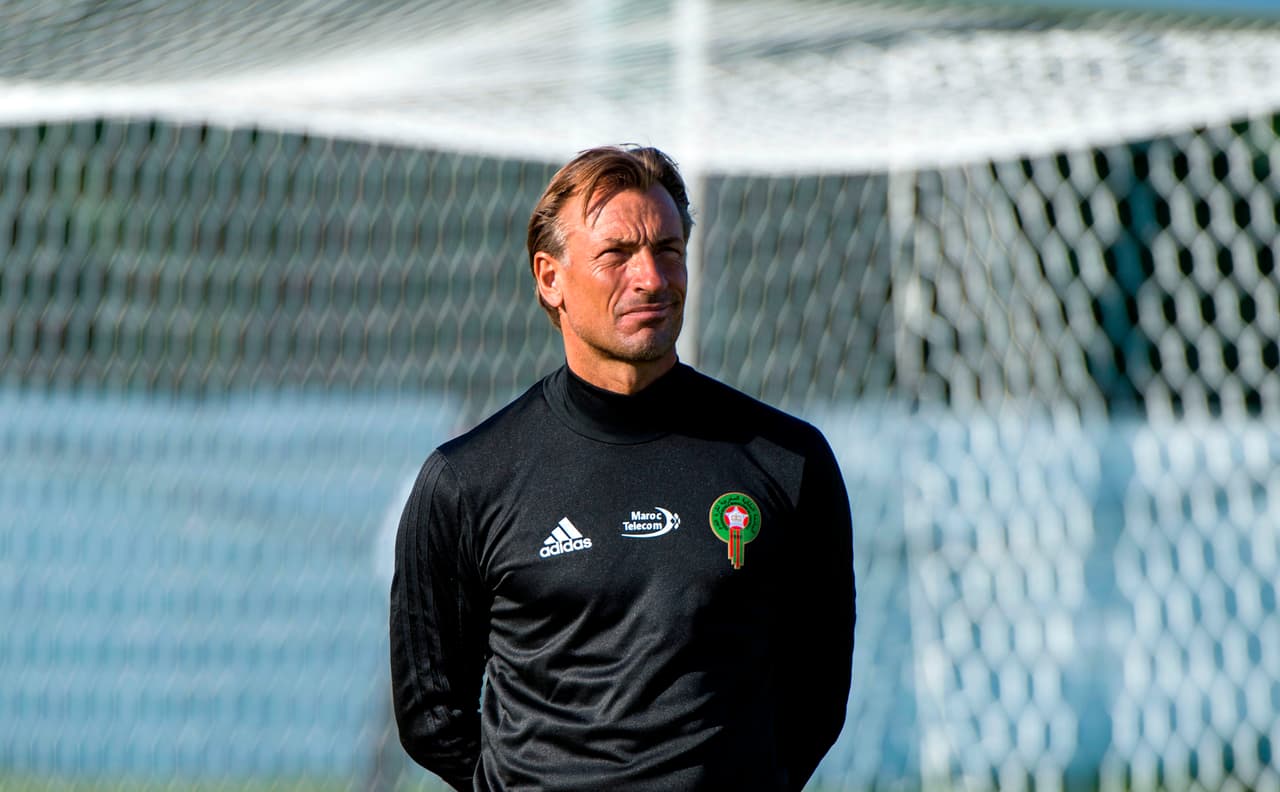 Su seriedad es un gesto característico en los entrenamientos.