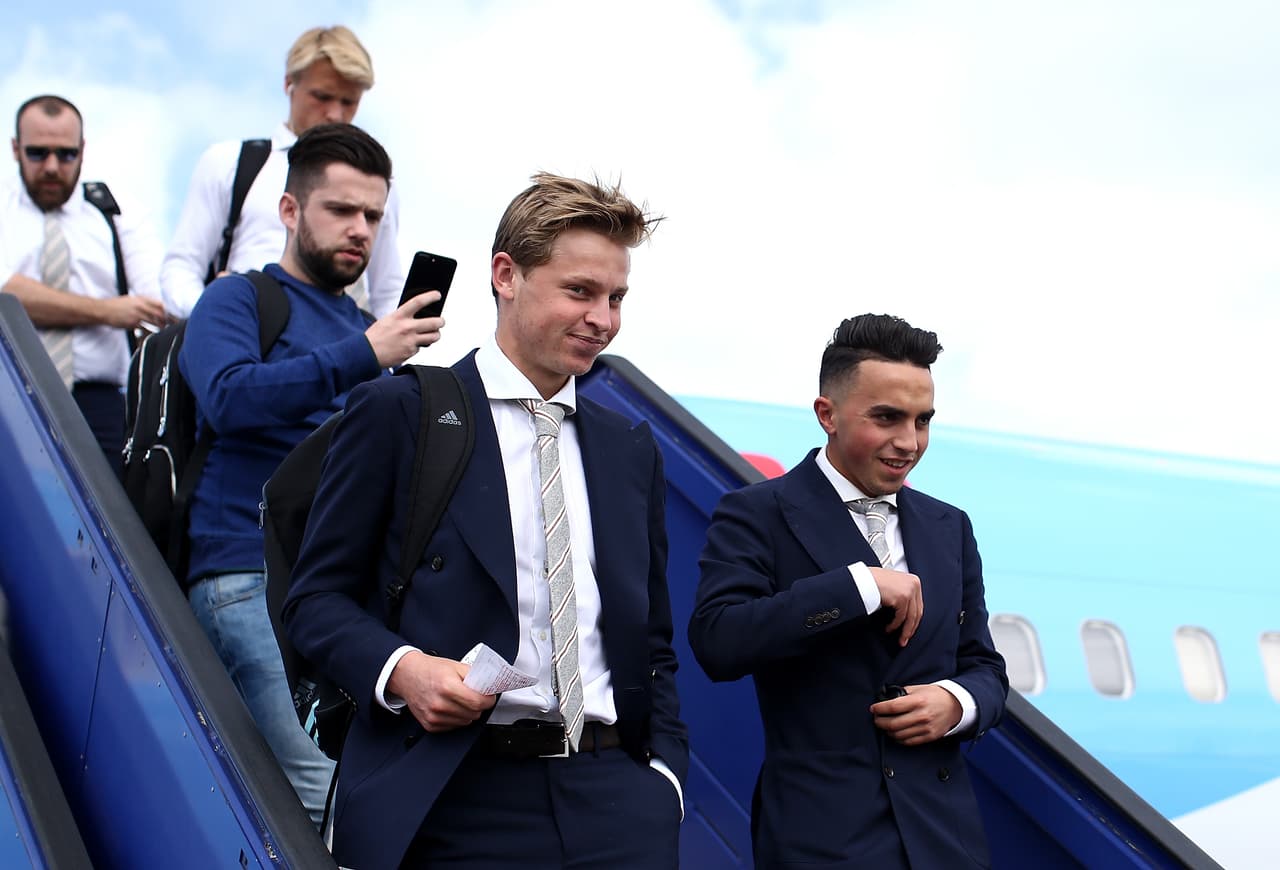 Nouri y De Jong en el Ajax