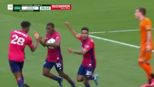 ¡Por fin! Ntsabeleng pone el 1-1 de FC Dallas tras una carambola