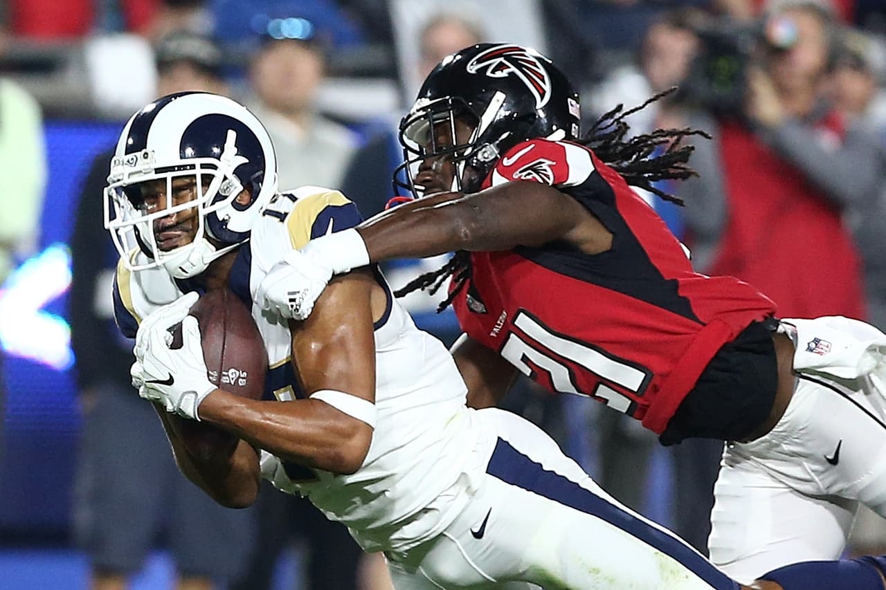 Robert Woods dio un juegazo para los Rams tras sumar 142 yardas por la vía terrestre producto de 9 acarreos, para un espectacular promedio de 15.7 yardas por jugada.