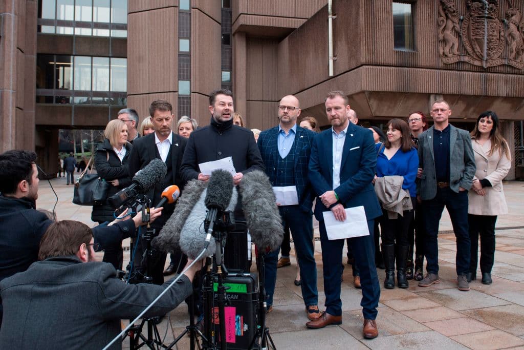 <b>Futbol inglés, varios casos de abuso sexual</b>
<br>El futbol inglés es el centro de investigación con 328 casos de abuso sexual, desde la Premier League hasta nivel amateur. Exjugadores profesionales han levantado la voz sobre entrenadores de ligas menores.