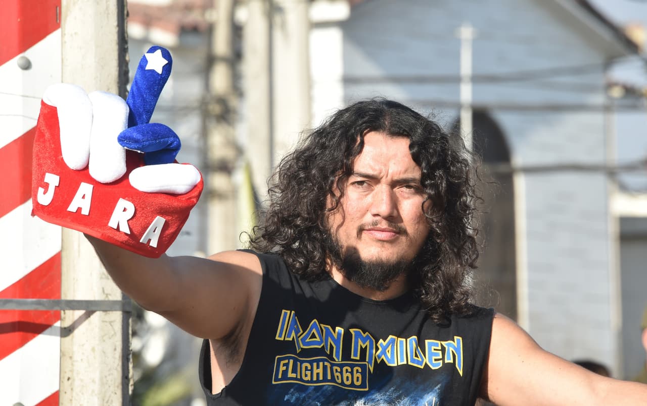 Pese a estar suspendido, Gonzalo Jara tuvo el apoyo de los aficionados que se encontraban en las gradas.