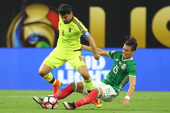 
Barcelona seguirá a Héctor Moreno durante el México-Chile