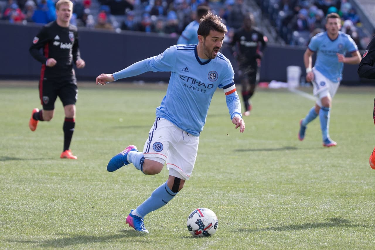 David Villa, a favor de acercar la tecnología a los niños de pocos recursos