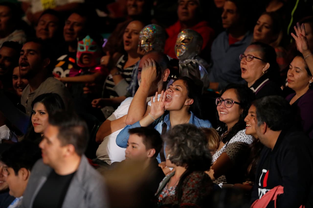 En la Ciudad de México suele presentarse en el Arena México frente a un aproximado de 10 mil aficionados.