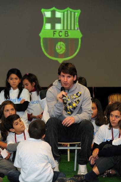 Messi convivió con niños en acto de Unicef