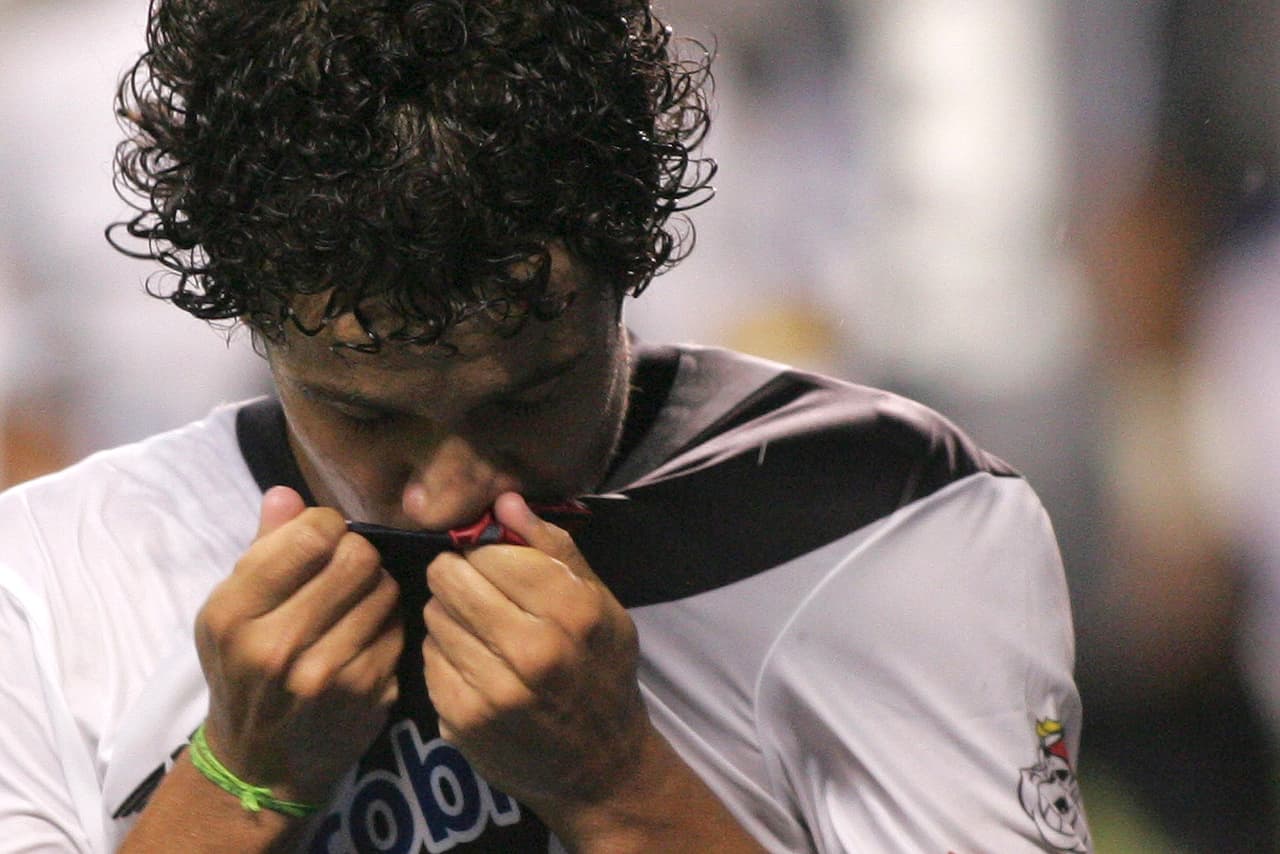 El astro brasileño vio la luz por primera vez el 12 de junio de 1992 en Río de Janeiro. Su familia nuclear se compone de cinco integrantes.