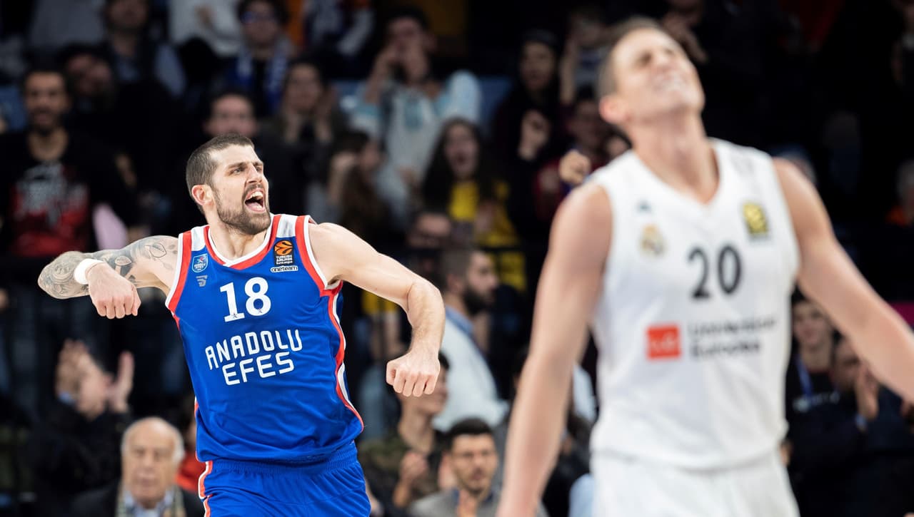 No fue un partido sencillo para el quinteto español que tuvo que remontar de manera increíble en el último cuarto para quedarse con el triunfo.