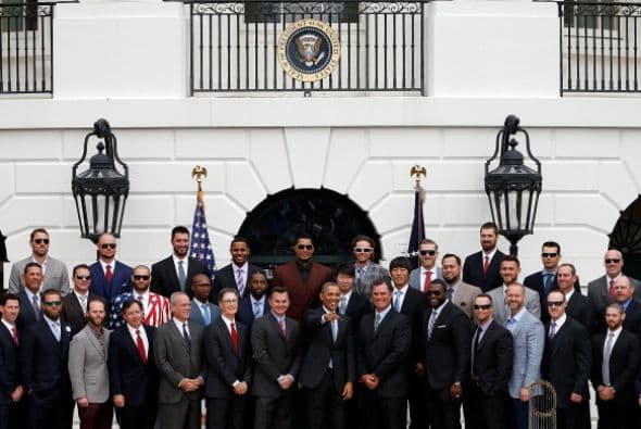 El presidente de Estados Unidos, Barack Obama, recibió hoy a los Medias Rojas de Boston, campeones de las Serie Mundial de béisbol del 2013.