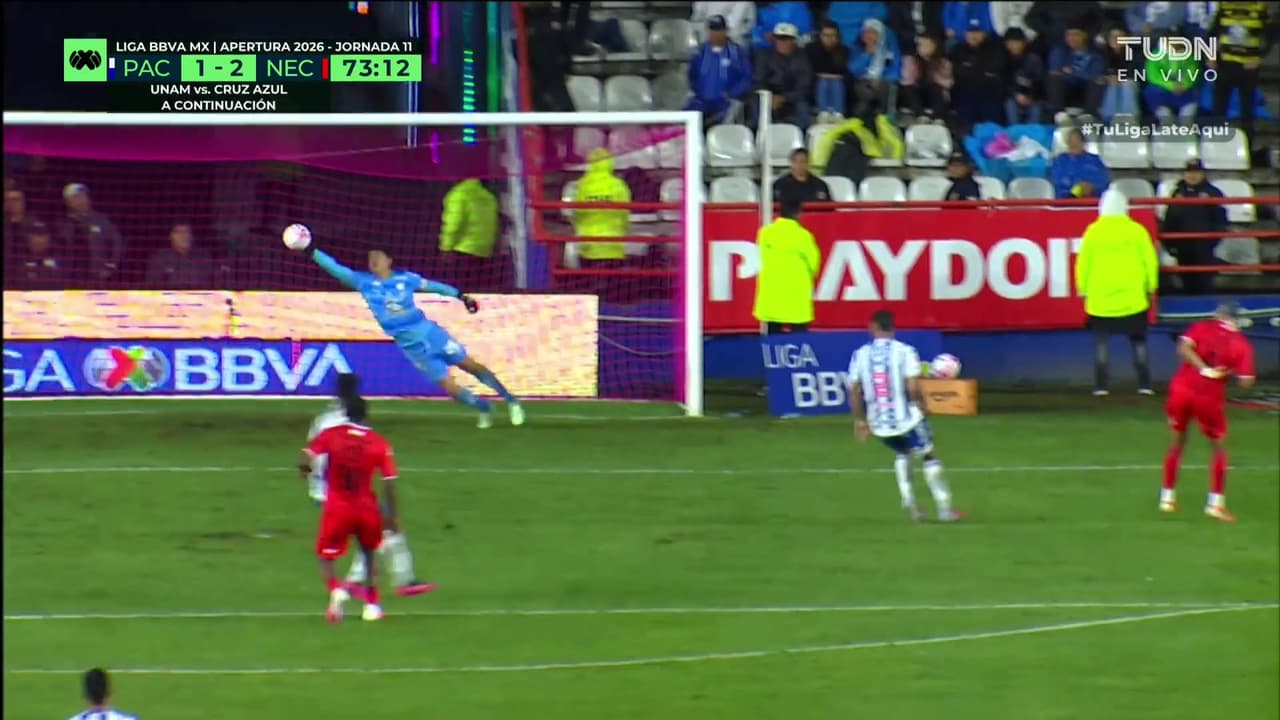 ¡Atajada brutal de Moreno! El arquero de los Tuzos evita el tercer gol
