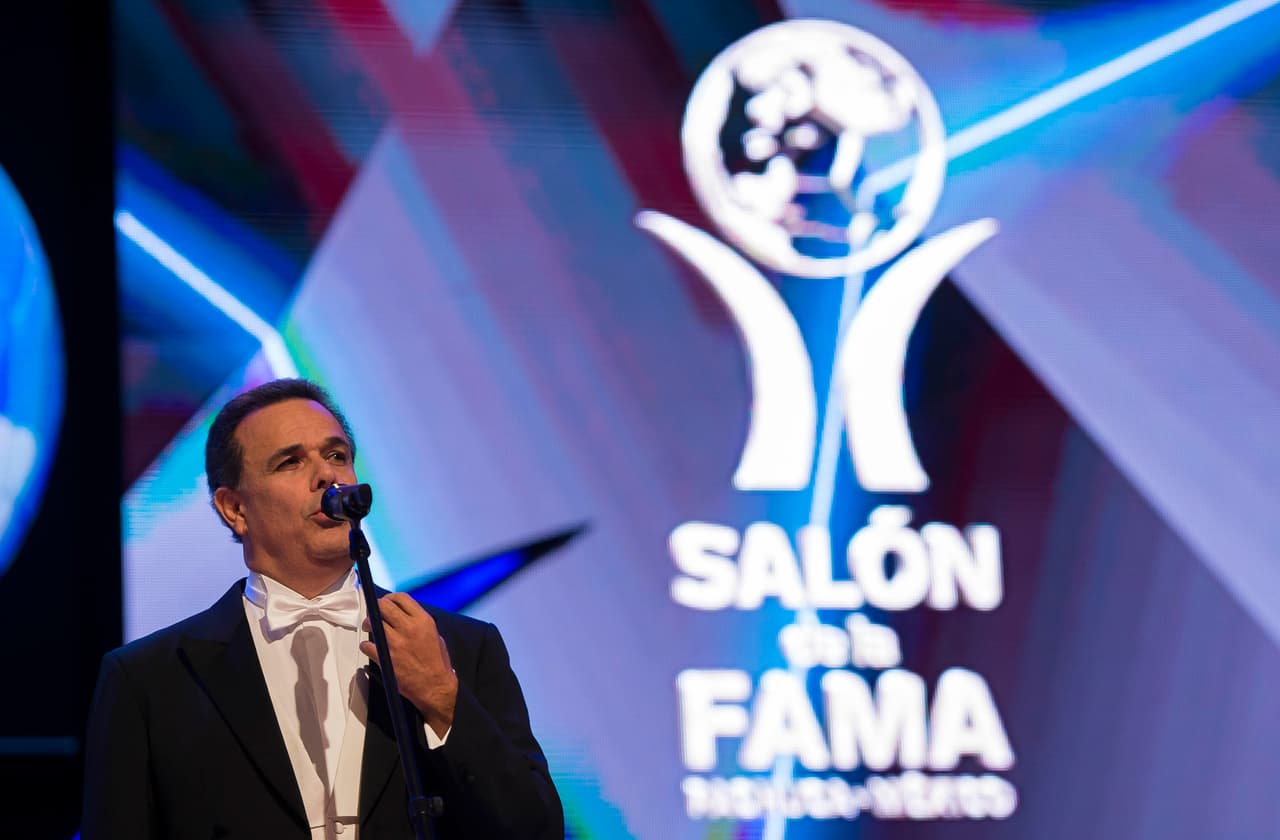 Fernando de la Mora interpretó 'Granada' en medio de aplausos