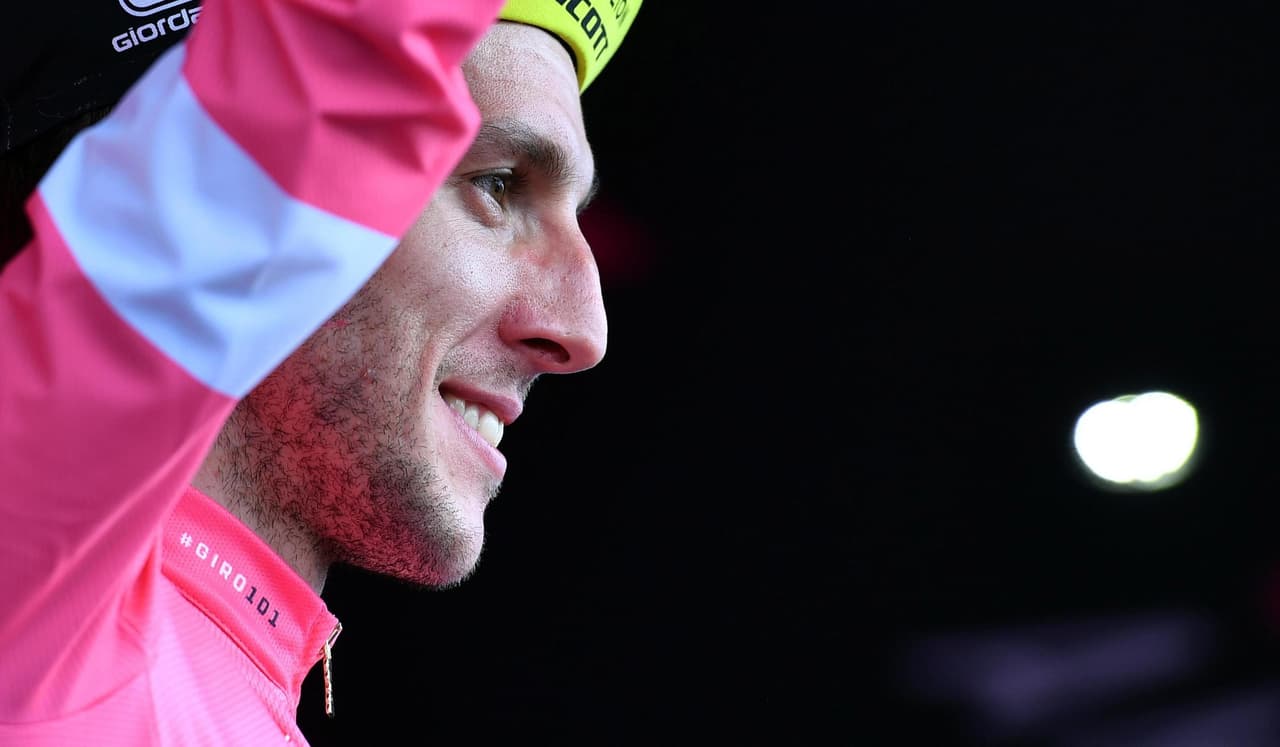 El irlandés Sam Bennett ganó la séptima etapa del Giro de Italia entre Pizzo y Praia a Mare, de 159 kilómetros, mientras que el británico Simon Yates (foto) mantuvo la 'maglia' rosa del liderato.