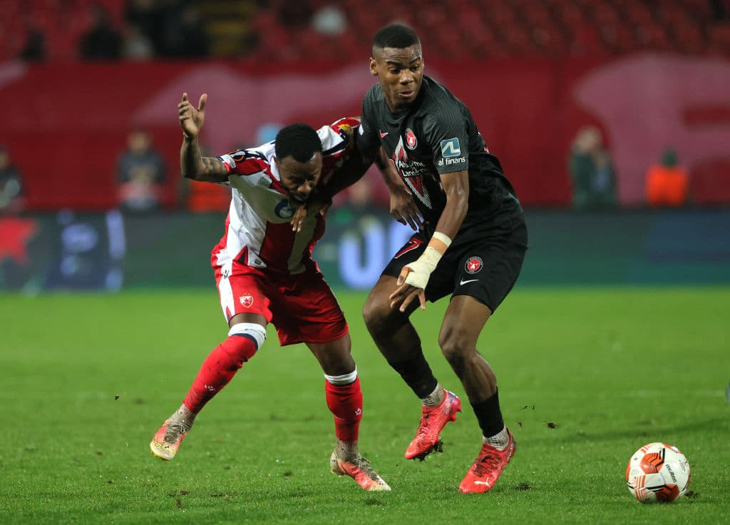 Midtjylland le sacó el partido al Estrella Roja por la mínima durante la fase de grupos de la Europa League. Evander da Silva Ferreira fue el goleador de la tarde.