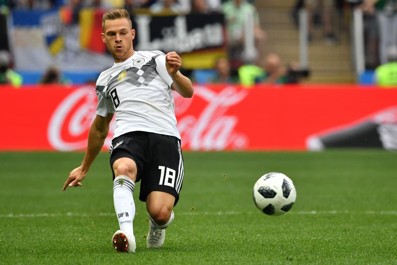 <b>Joshua Kimmich: </b>como en el Bayern Múnich, fue el hombre que llevó el peligro al área de méxico por la banda derecha. Al comienzo mandó un par de buenos centros, pero poco a poco se fue diluyendo.