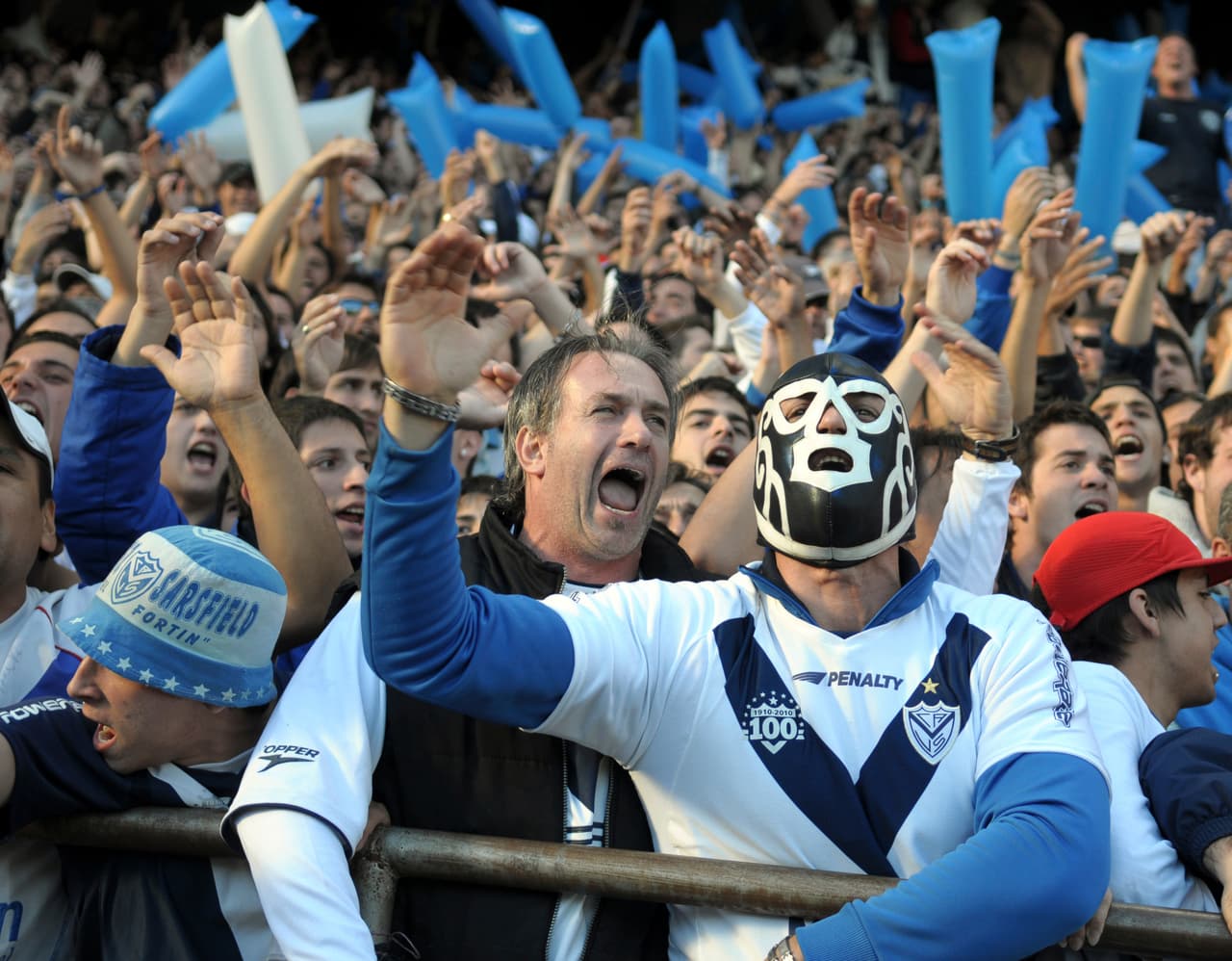 La hinchada de Velez Sarsfield es pasional y tradicional en Buenos Aires Capital Federal.