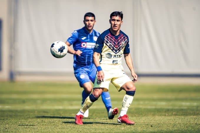 América vence a Cruz Azul y Diego Valdés se estrena como goleador